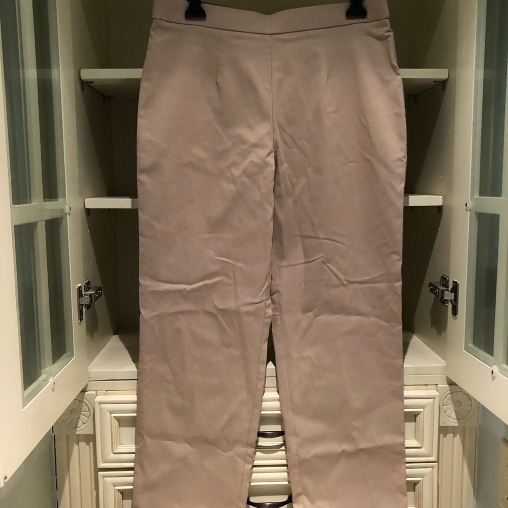 Dana Buchman slimming mid-rise pull-on pants